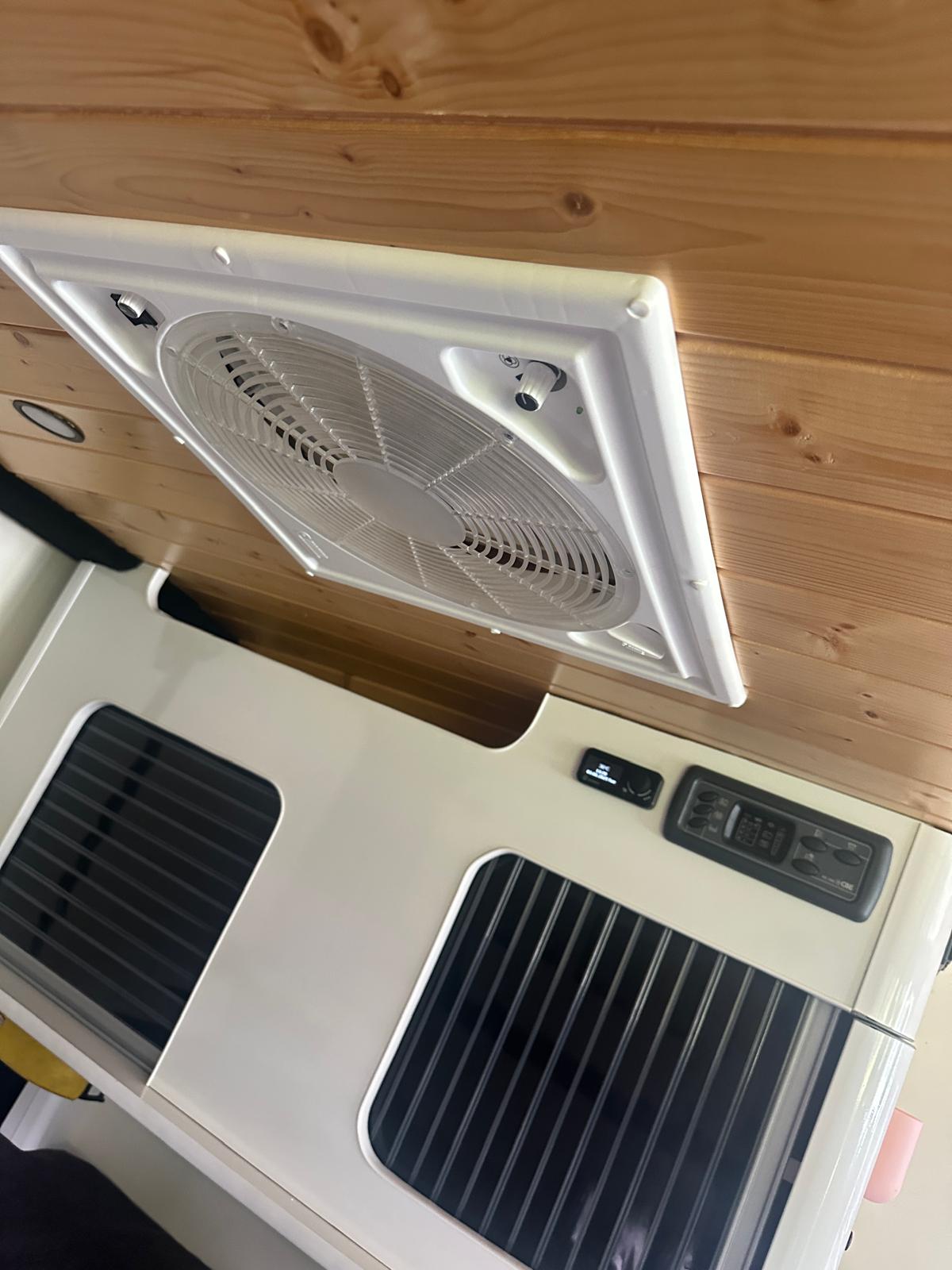 FORD TRANSIT CUSTOM 122 PS-image-4