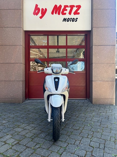 PIAGGIO Medley 125 Sport E5+-image-1