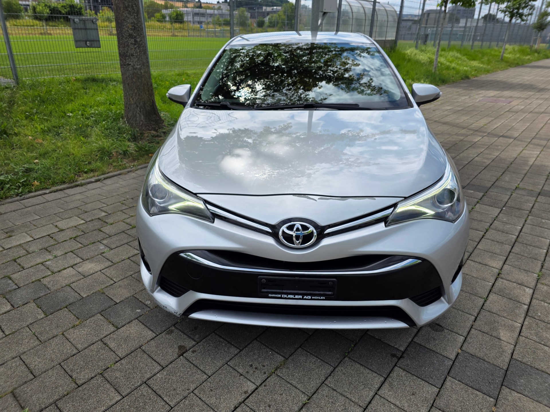 TOYOTA Avensis 2.0 D-4D Swiss Trend-showroom-element-2