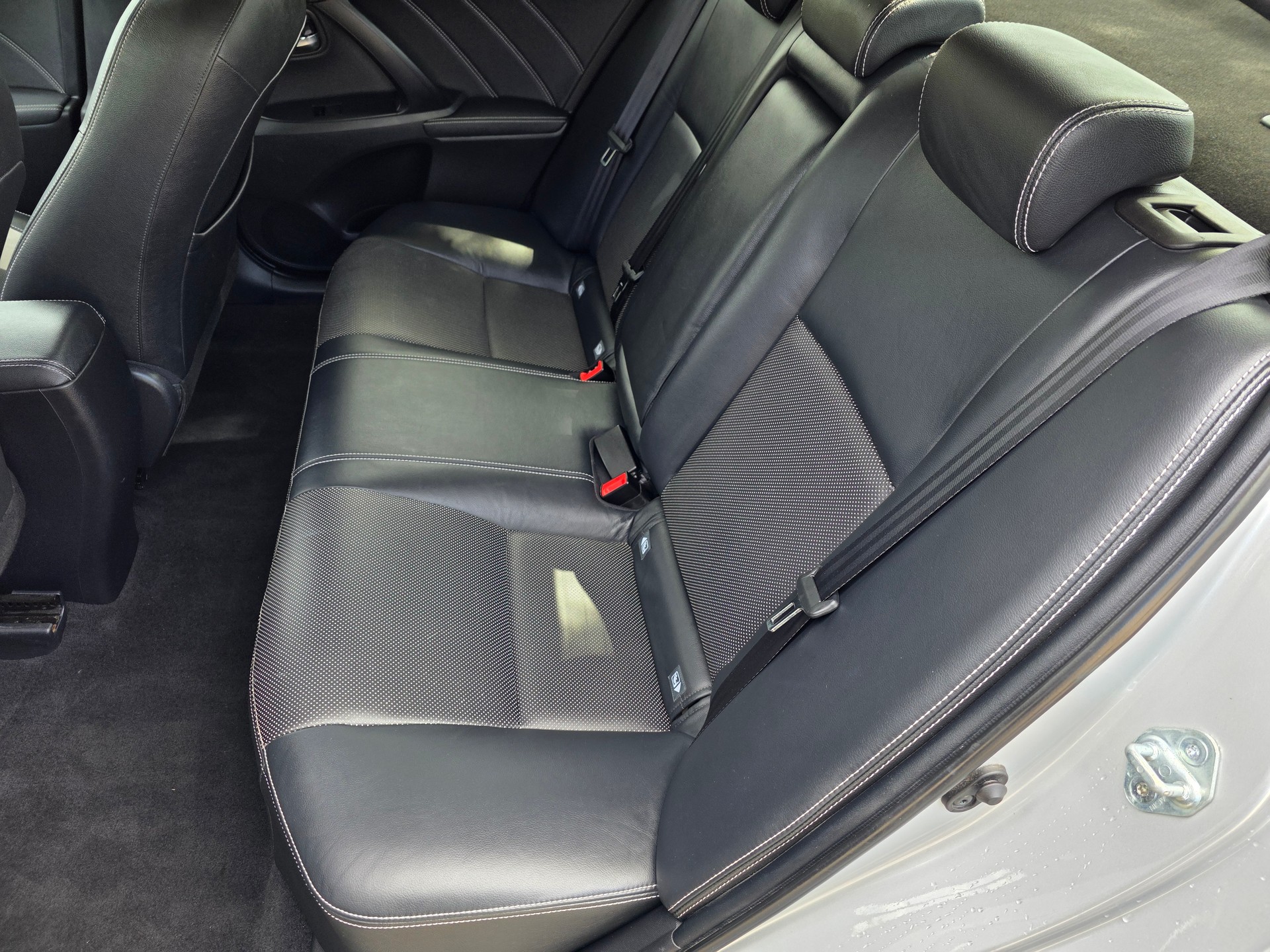 TOYOTA Avensis 2.0 D-4D Swiss Trend-image-10