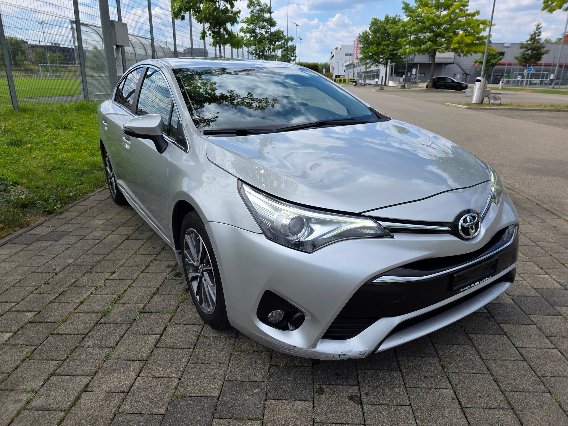 TOYOTA Avensis 2.0 D-4D Swiss Trend-showroom-element-3