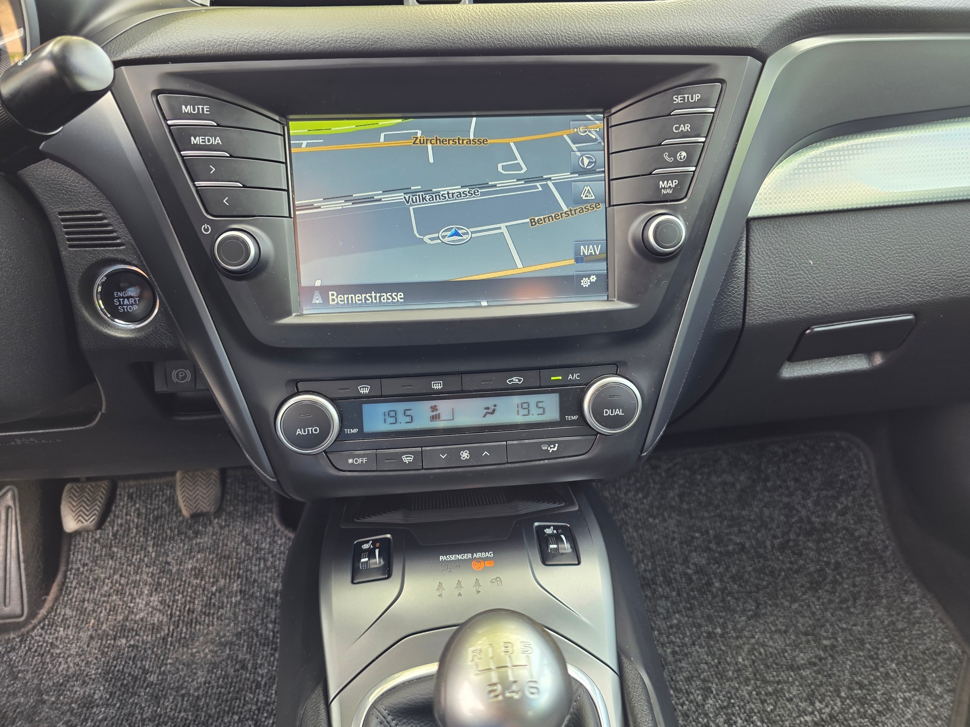 TOYOTA Avensis 2.0 D-4D Swiss Trend-image-15