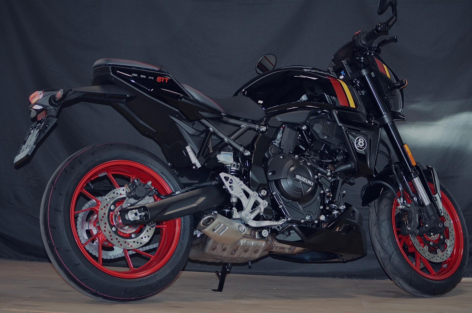 SUZUKI GSX800 (8TT)-image-1
