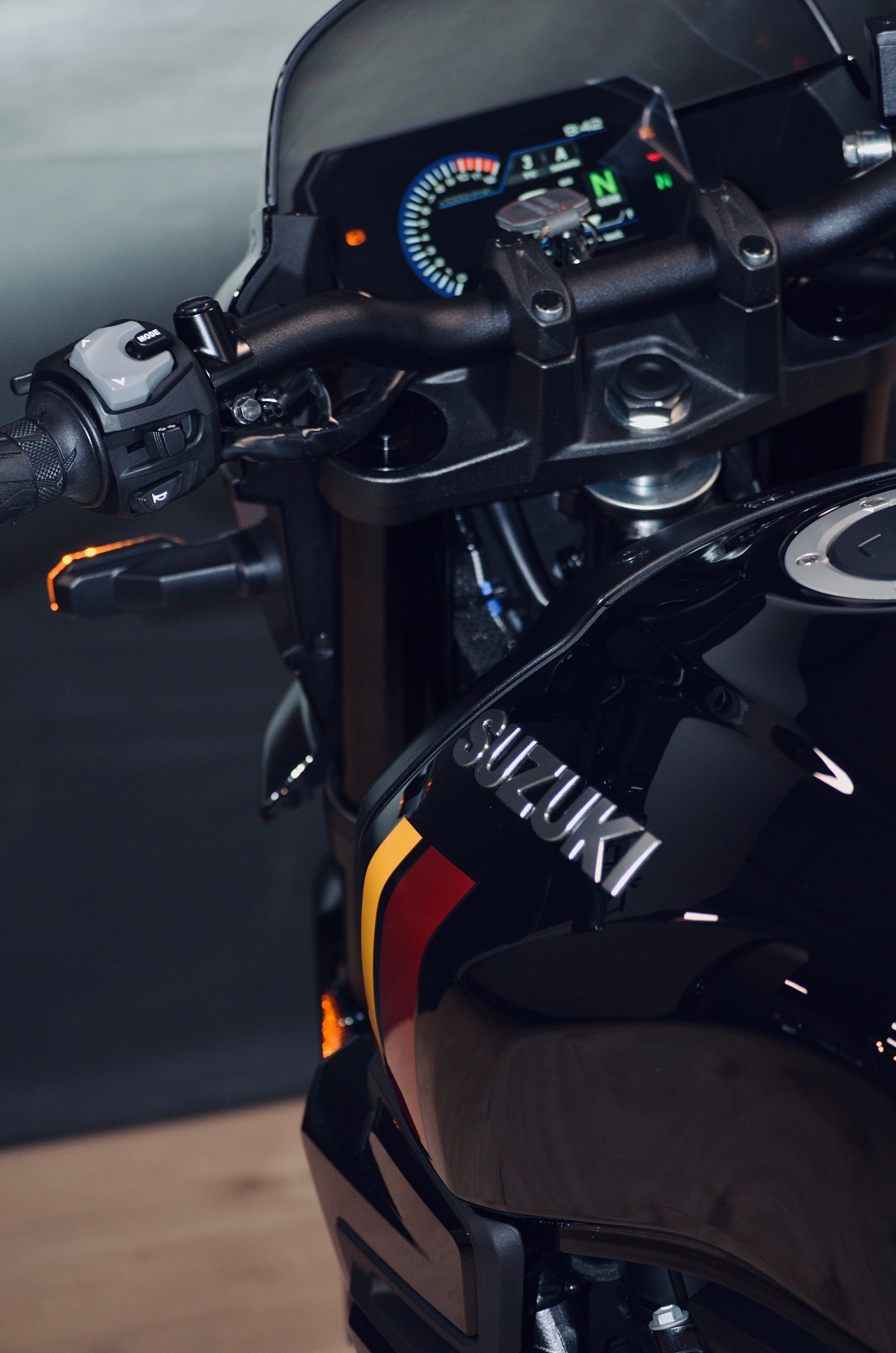 SUZUKI GSX800 (8TT)-image-11