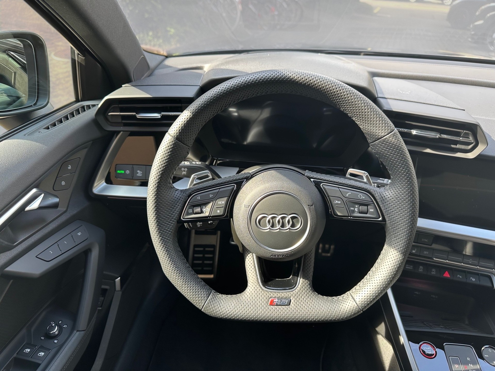 AUDI RS3 Sportback 2.5 TSI quattro S-tronic-image-9