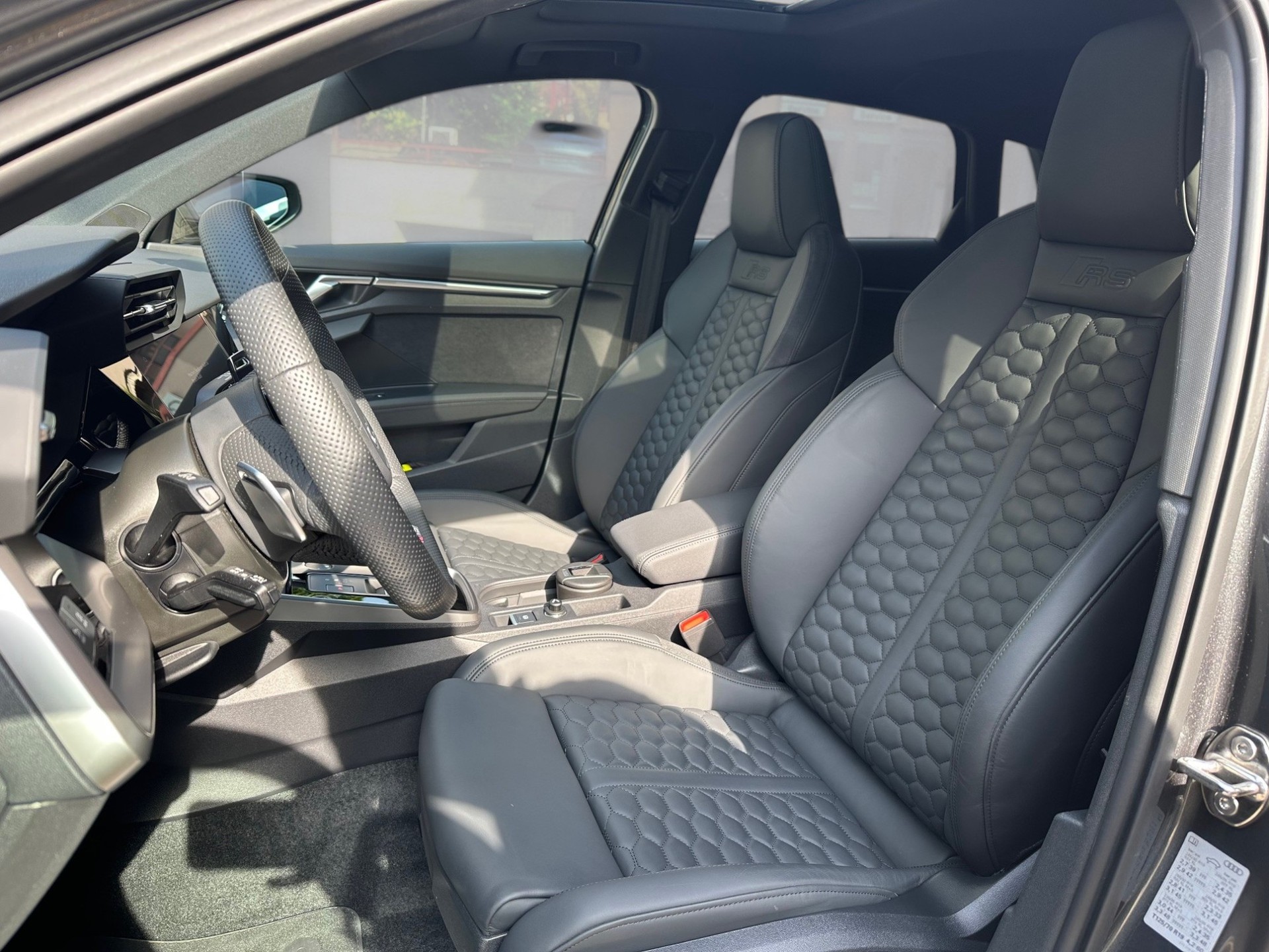 AUDI RS3 Sportback 2.5 TSI quattro S-tronic-image-7