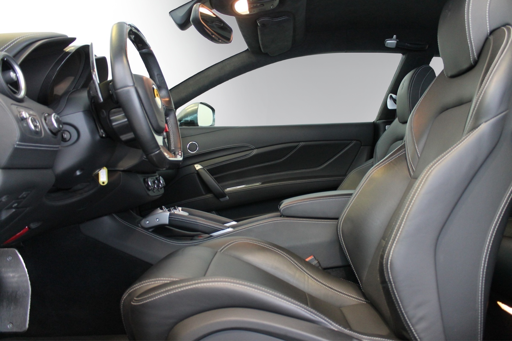 FERRARI FF-image-7