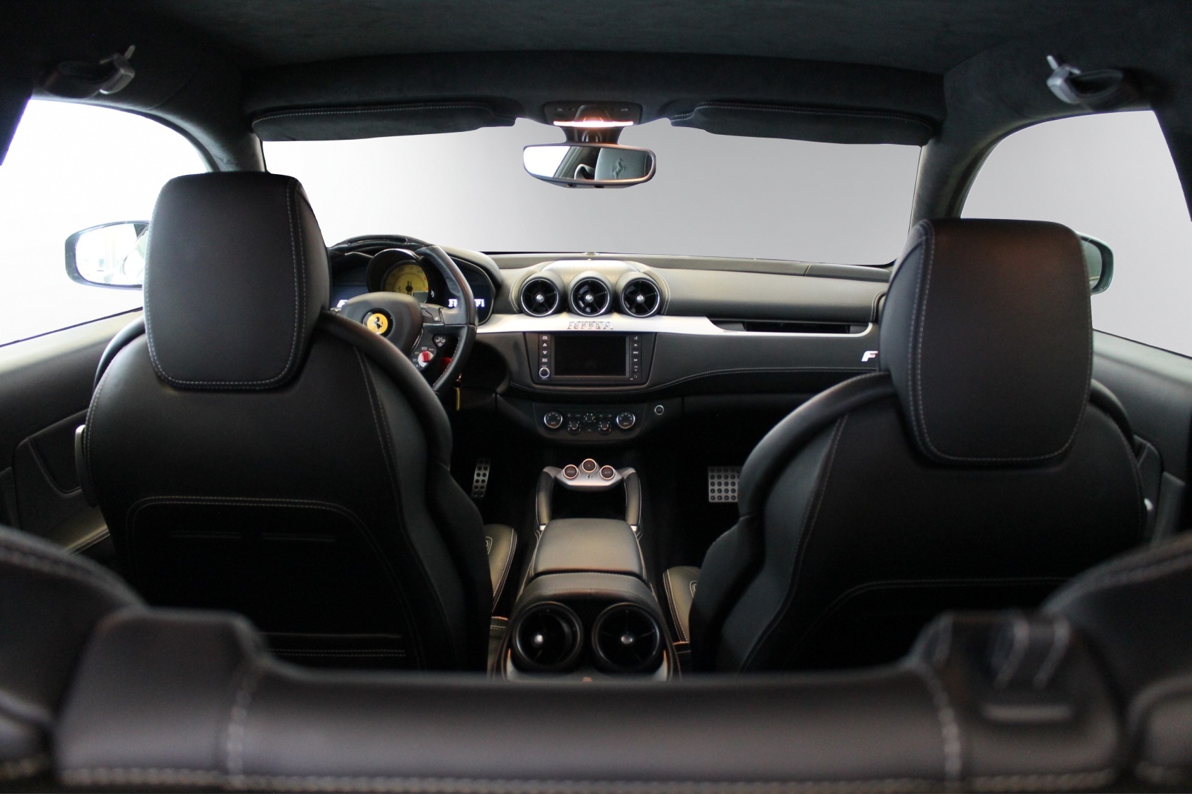 FERRARI FF-image-14
