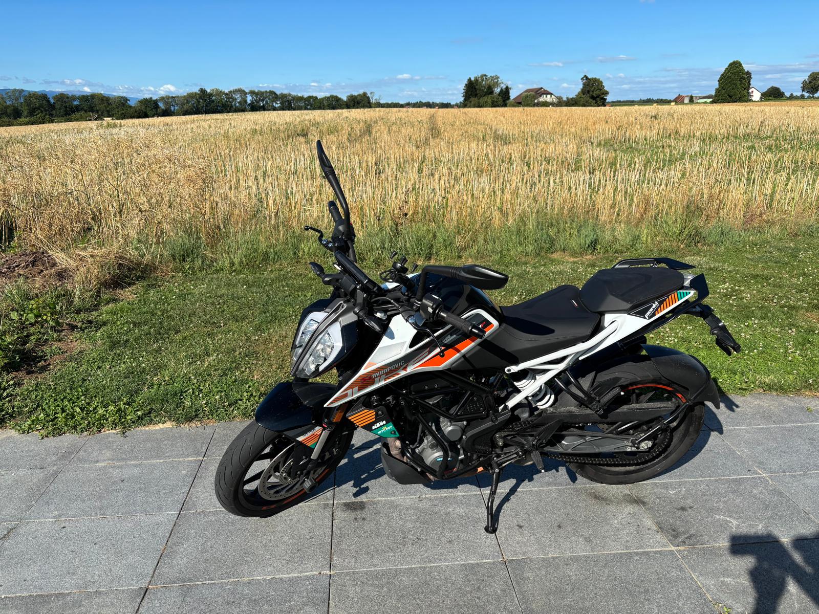 KTM 390 Duke-image-1