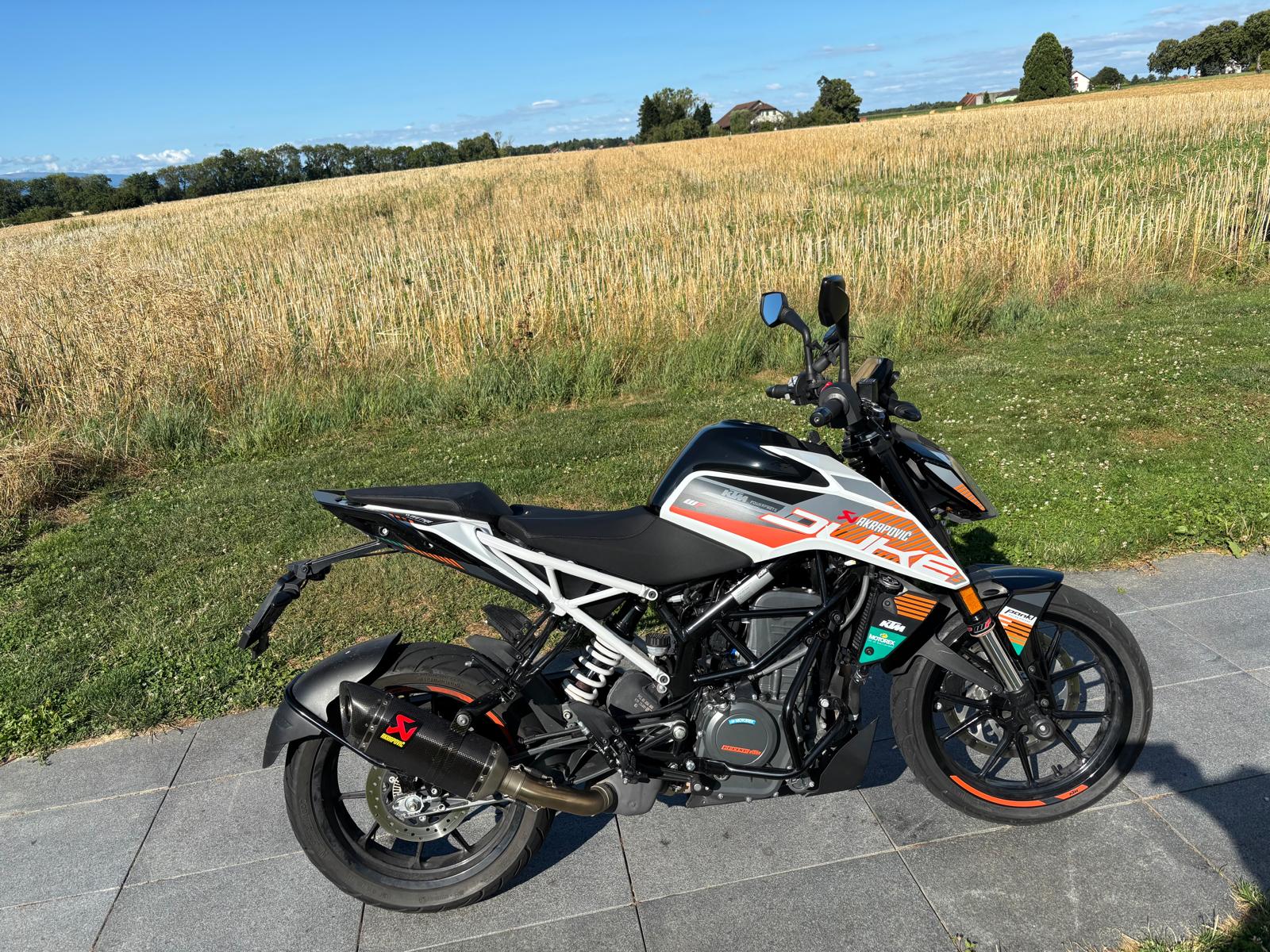 KTM 390 Duke-image-4