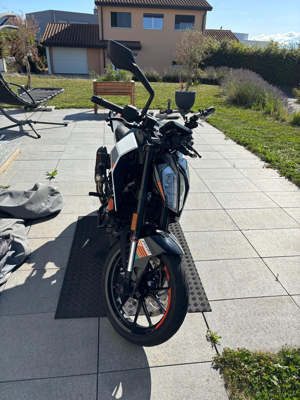 KTM 390 Duke-image-8