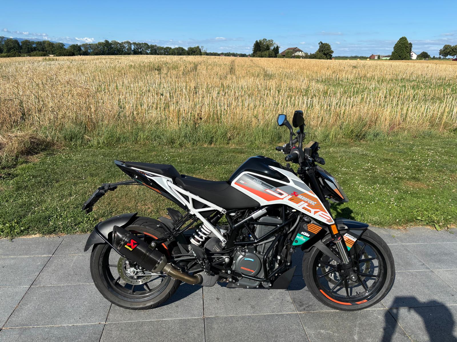 KTM 390 Duke-image-0