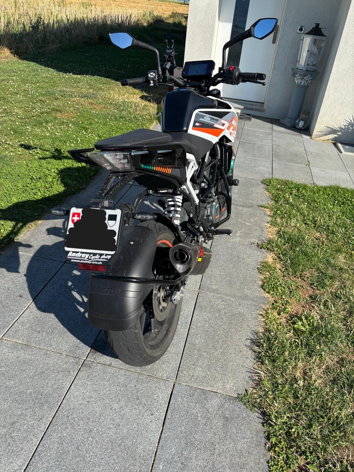 KTM 390 Duke-image-6
