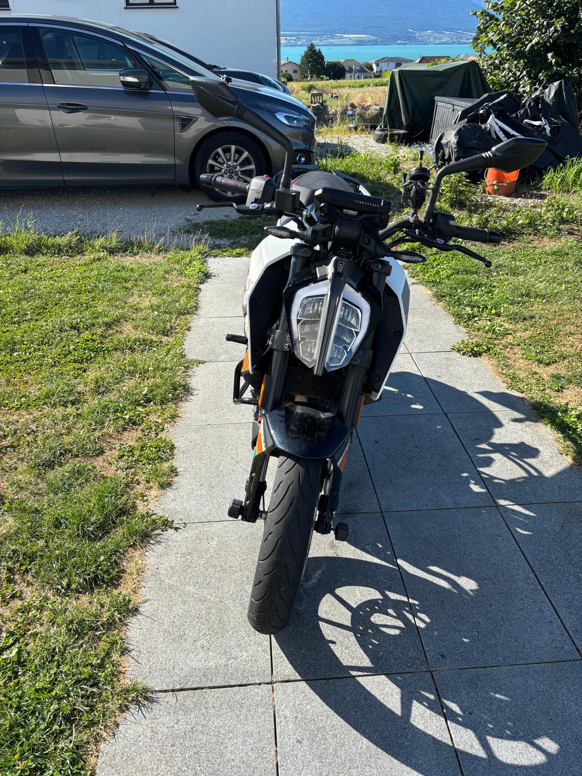 KTM 390 Duke-image-7