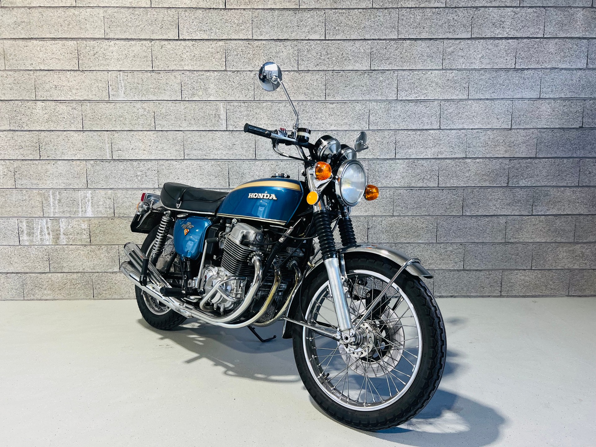 HONDA CB 750 FOUR-image-1