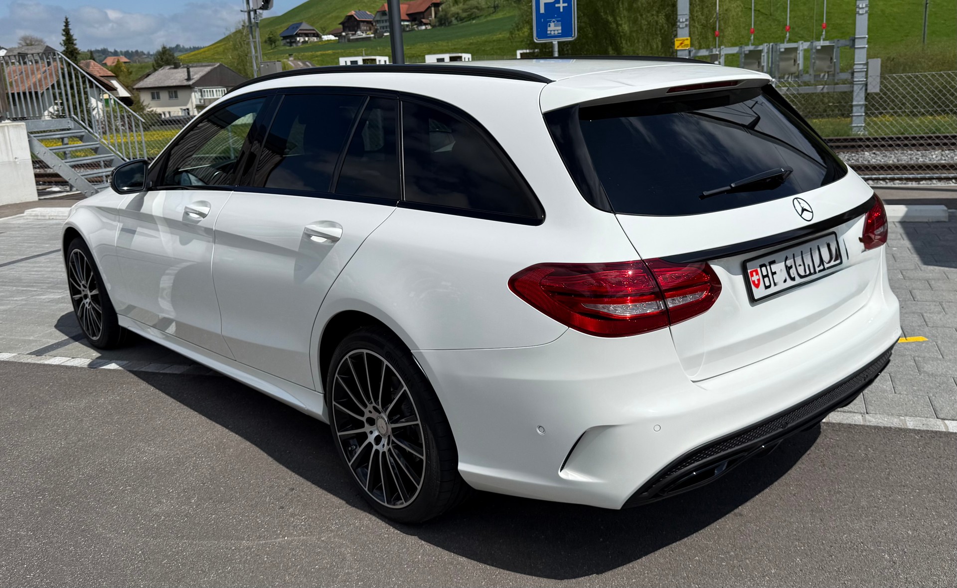 MERCEDES-BENZ C 250 BlueTEC AMG Line 4Matic 7G-Tronic-image-2
