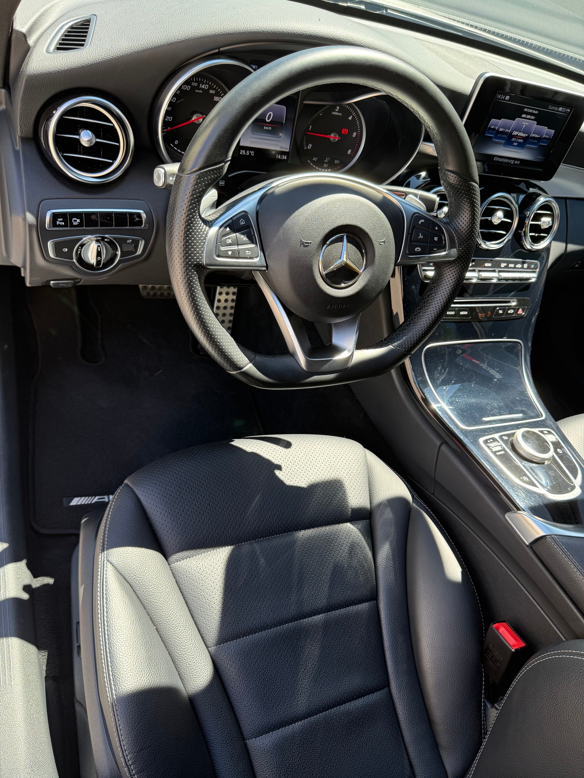 MERCEDES-BENZ C 250 BlueTEC AMG Line 4Matic 7G-Tronic-image-6