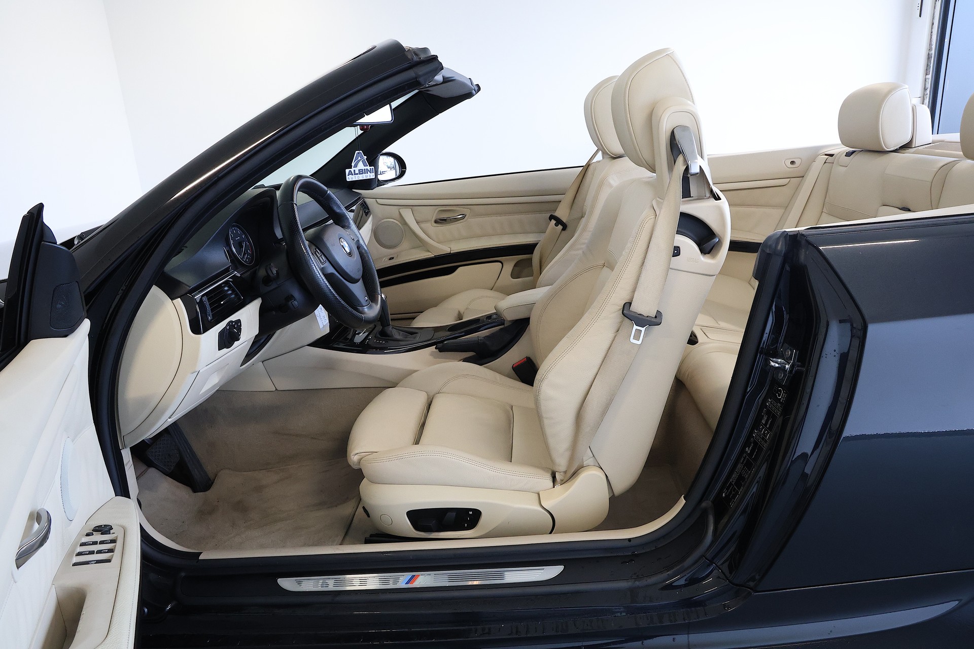 BMW 325i Cabriolet M-Sport Steptronic-image-7