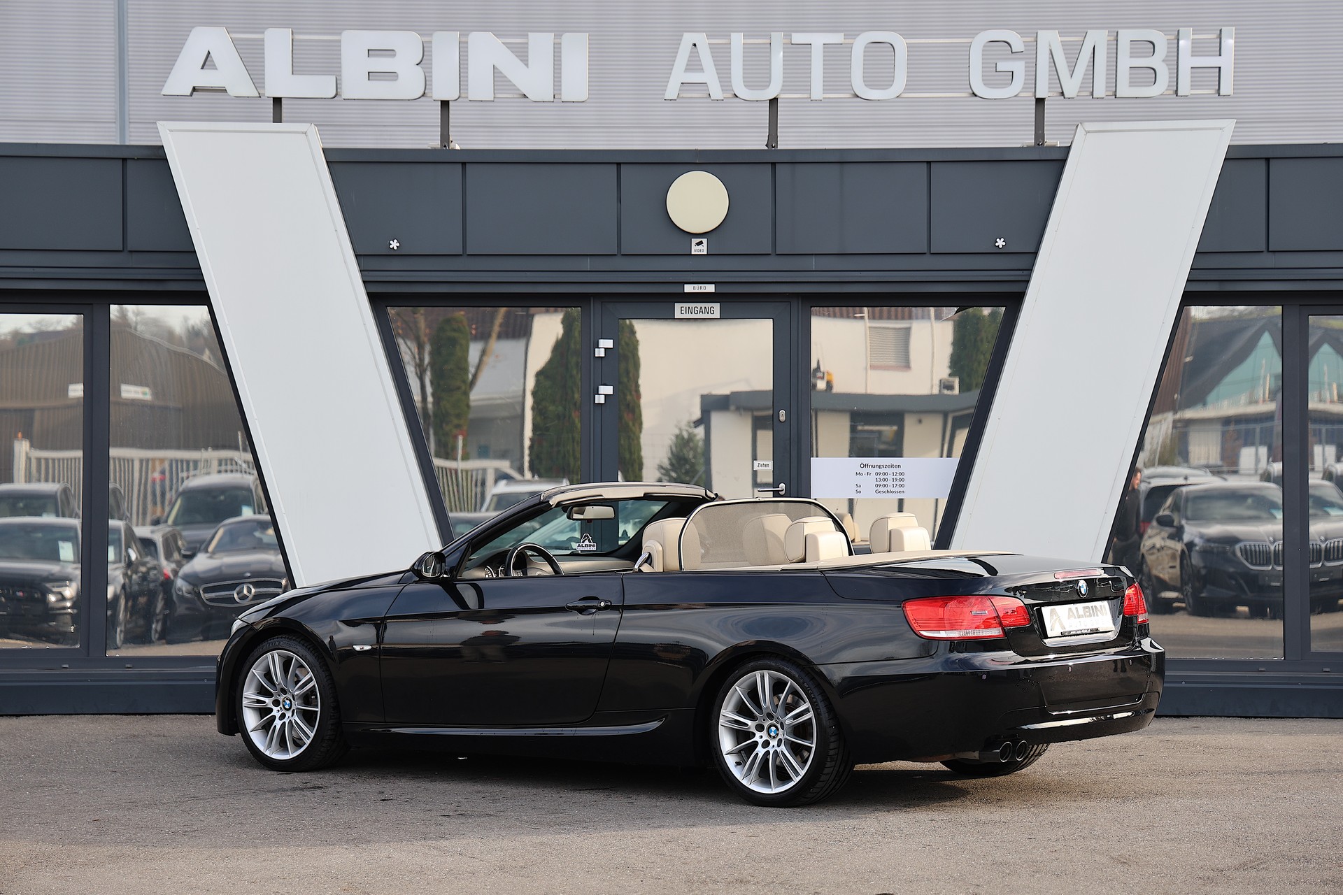 BMW 325i Cabriolet M-Sport Steptronic-image-5