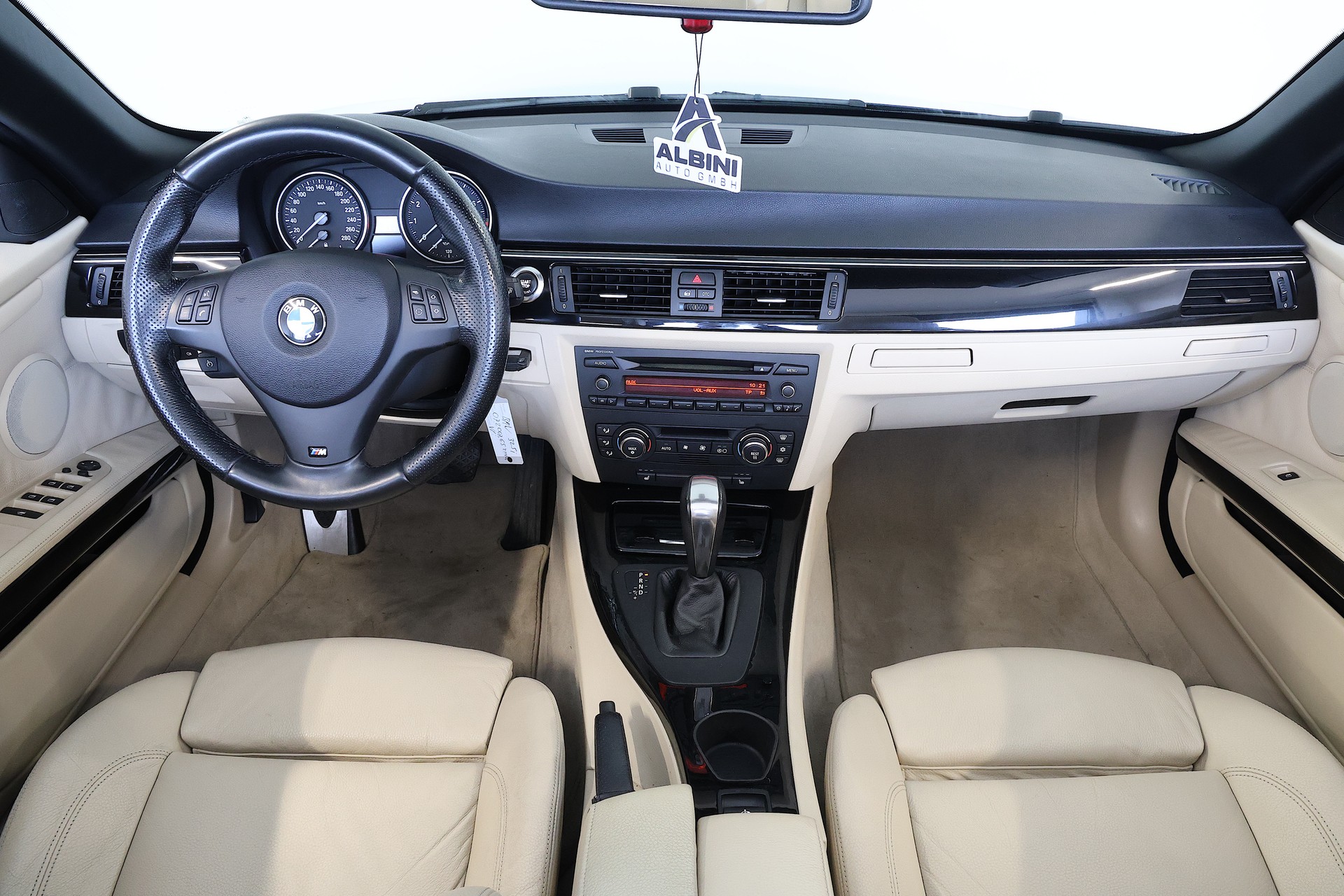 BMW 325i Cabriolet M-Sport Steptronic-image-10