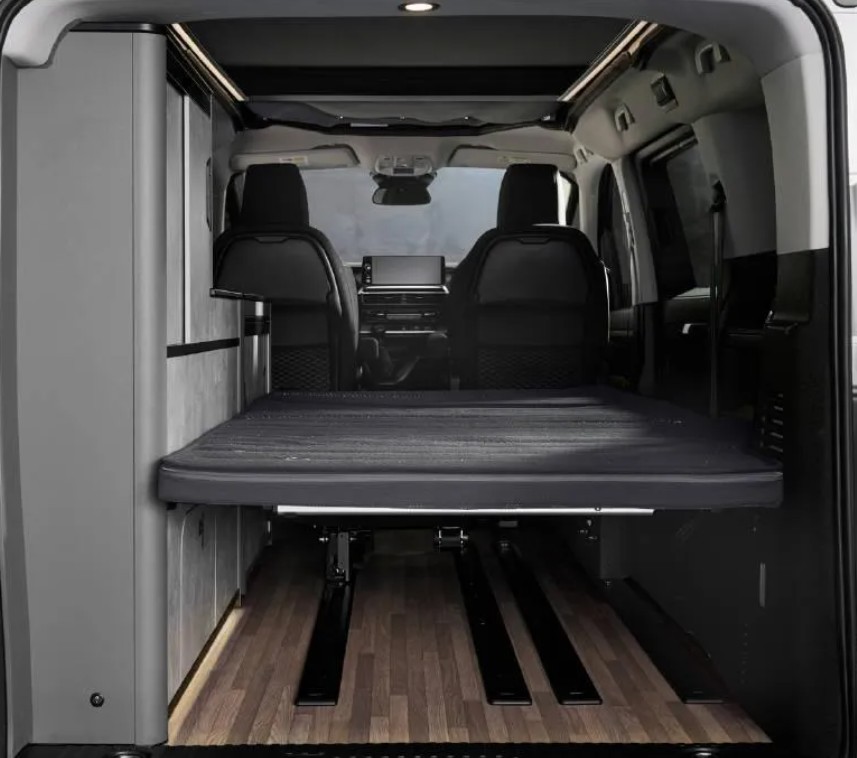 CROSSCAMP EXPLR (Opel) 7-PLätzer, 180 PS Automat-image-8