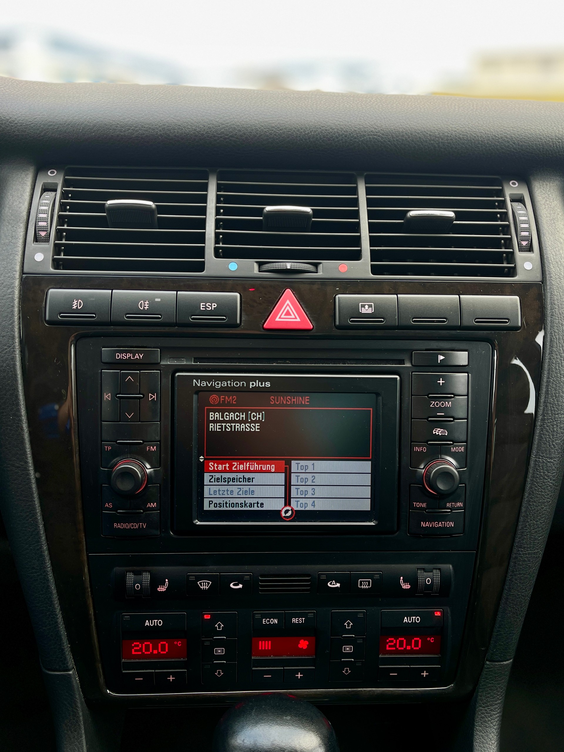 AUDI S8 4.2 quattro-image-8