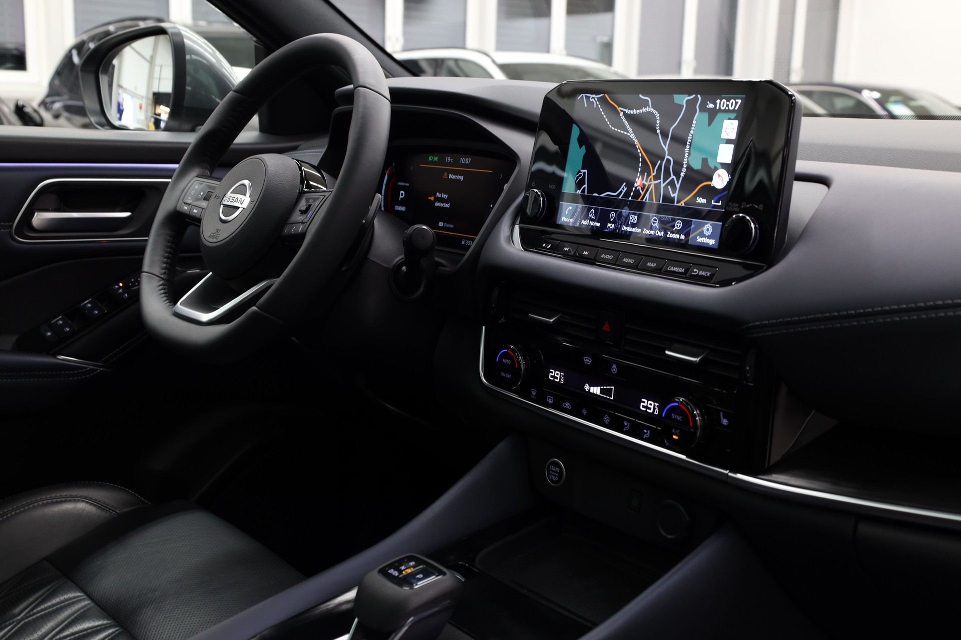 NISSAN Qashqai 1.3 DIG-T Tekna+ 4x4-image-16