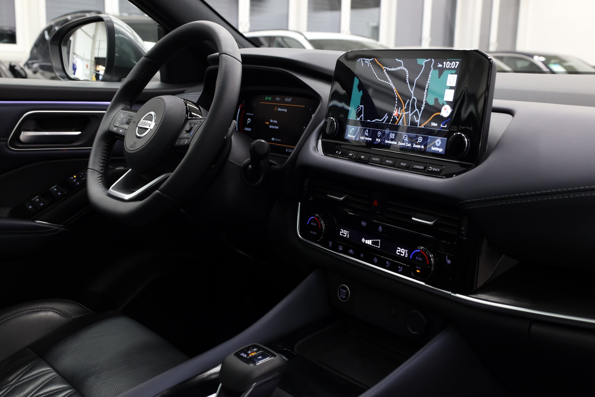 NISSAN Qashqai 1.3 DIG-T Tekna+ 4x4-image-16