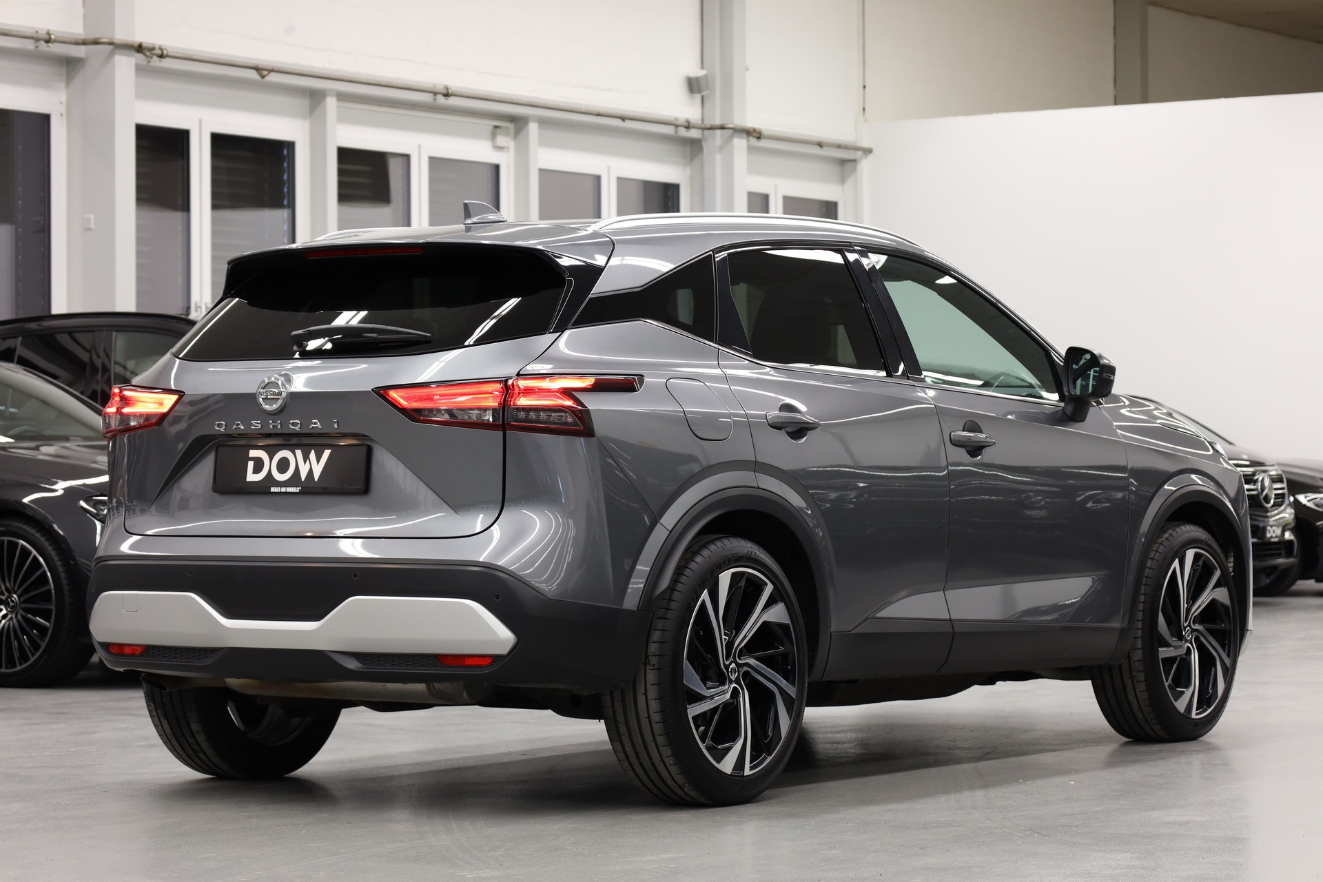 NISSAN Qashqai 1.3 DIG-T Tekna+ 4x4-image-5