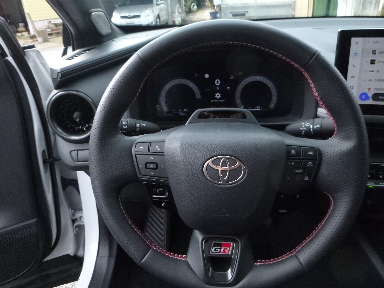 TOYOTA C-HR 2.0 PHEV CVT GR Sport Premire-image-16