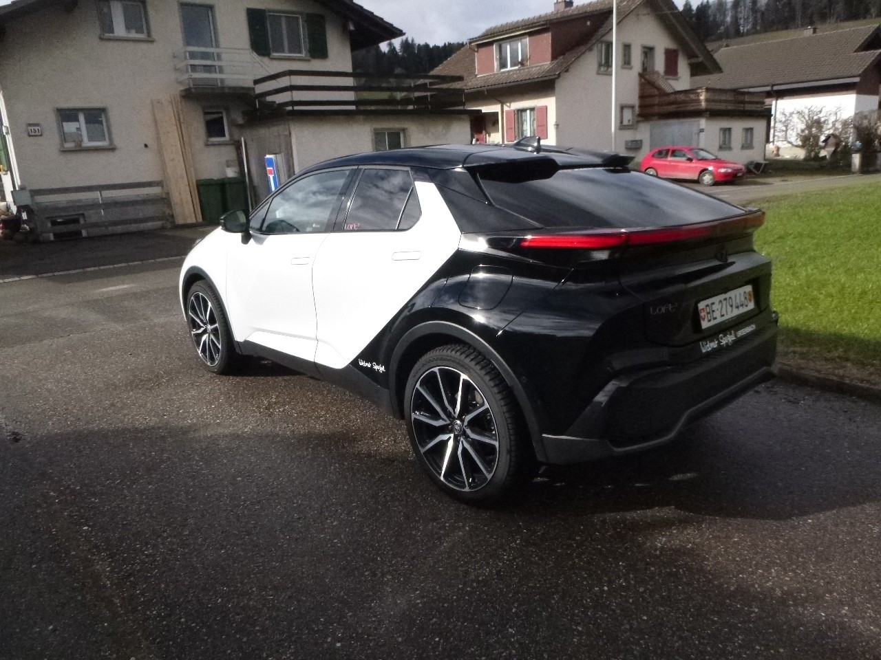 TOYOTA C-HR 2.0 PHEV CVT GR Sport Premire-showroom-element-3