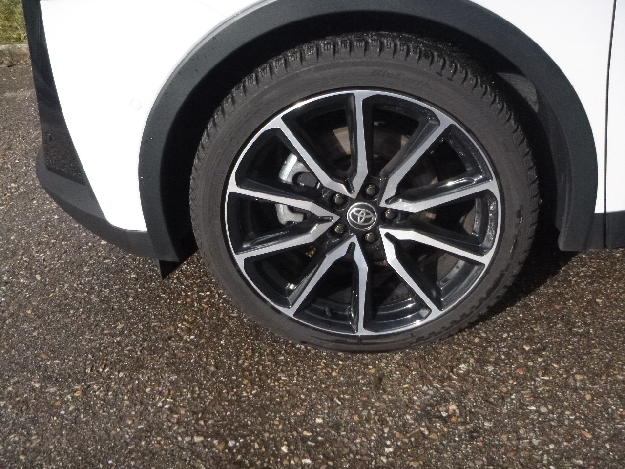 TOYOTA C-HR 2.0 PHEV CVT GR Sport Premire-showroom-element-1