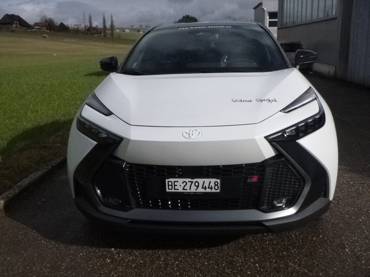 TOYOTA C-HR 2.0 PHEV CVT GR Sport Premire-image-8