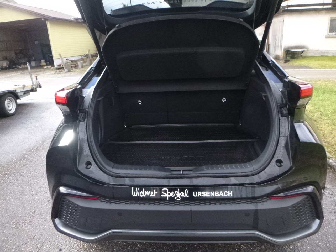 TOYOTA C-HR 2.0 PHEV CVT GR Sport Premire-image-9