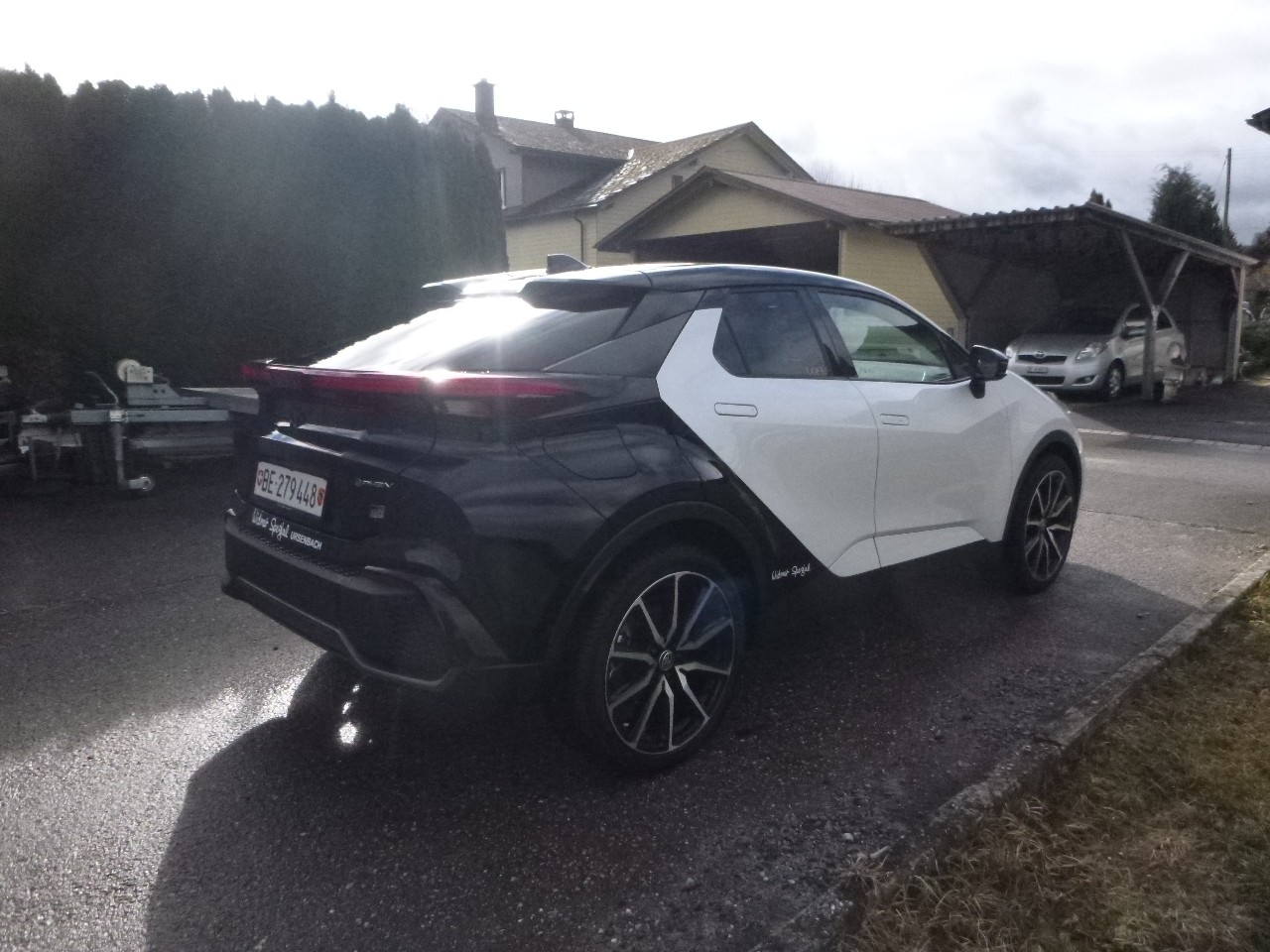 TOYOTA C-HR 2.0 PHEV CVT GR Sport Premire-image-5