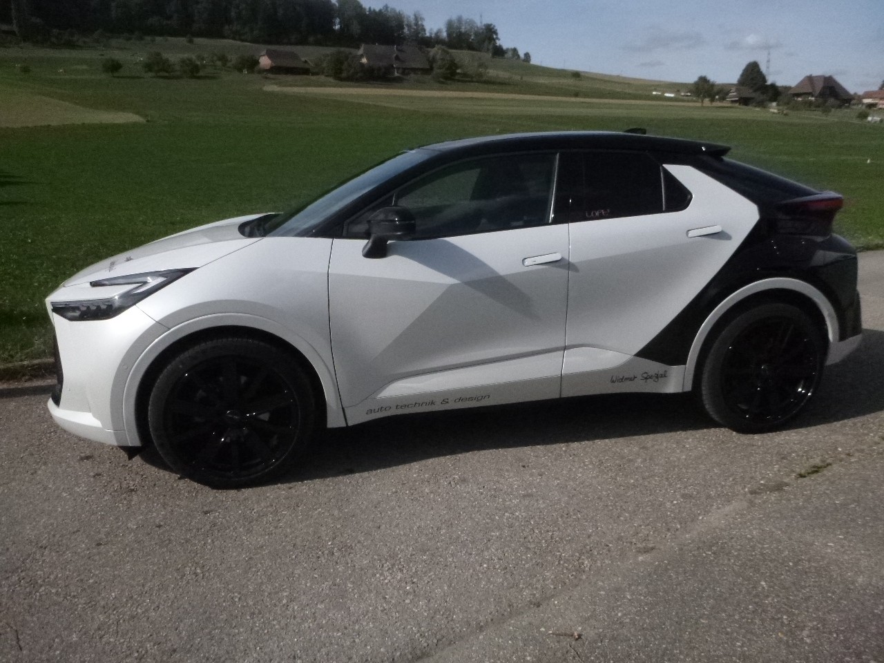 TOYOTA C-HR 2.0 PHEV CVT GR Sport Premire-showroom-element-2