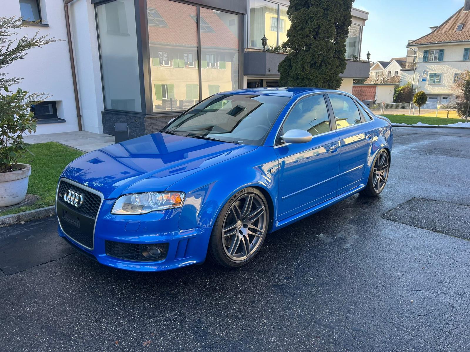 AUDI RS4 Limousine 4.2 V8 quattro