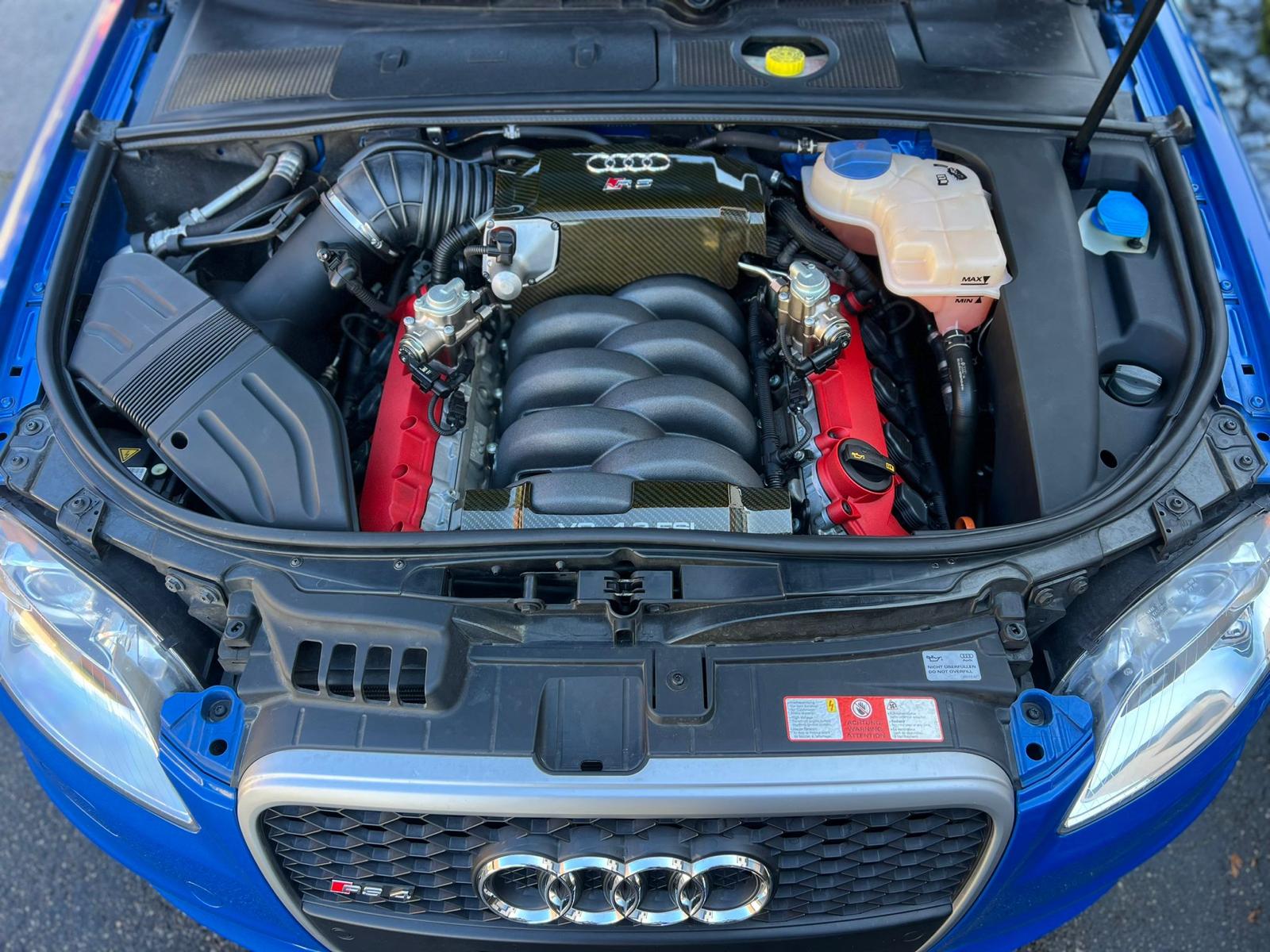 AUDI RS4 Limousine 4.2 V8 quattro-image-4