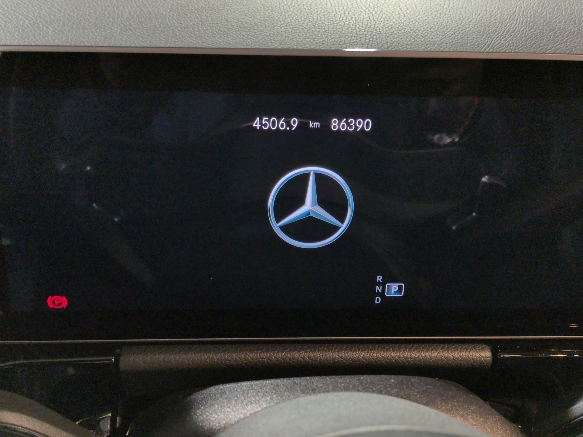 MERCEDES-BENZ B 250 4Matic AMG Line-image-10