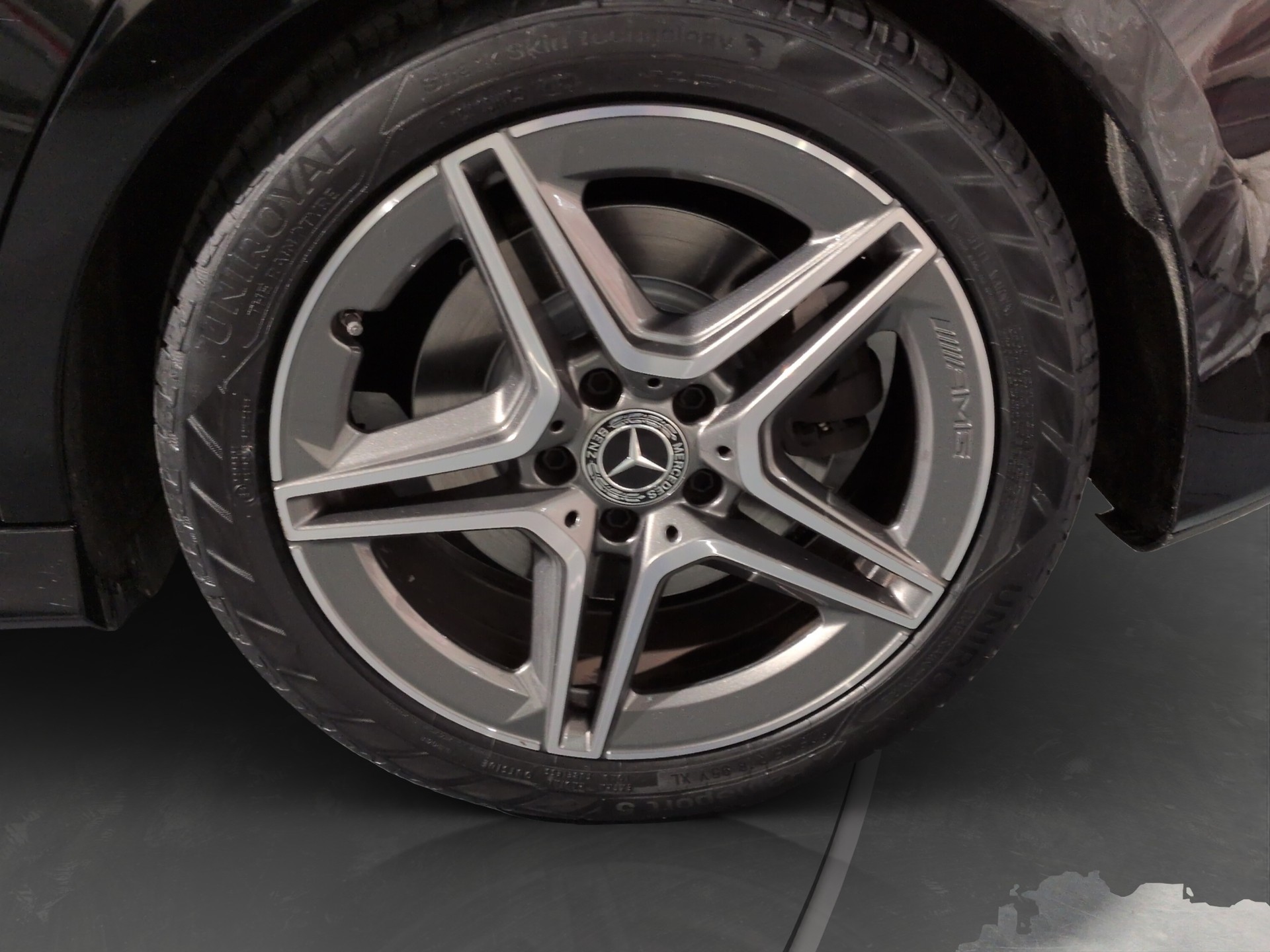 MERCEDES-BENZ B 250 4Matic AMG Line-image-24