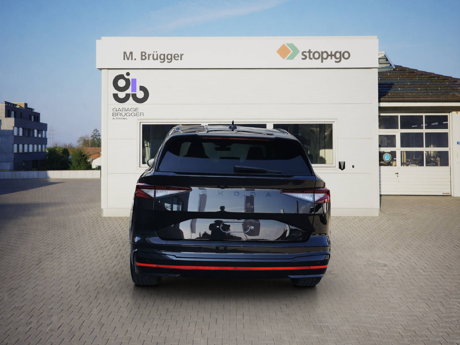 SKODA Enyaq RS 4x4-image-4