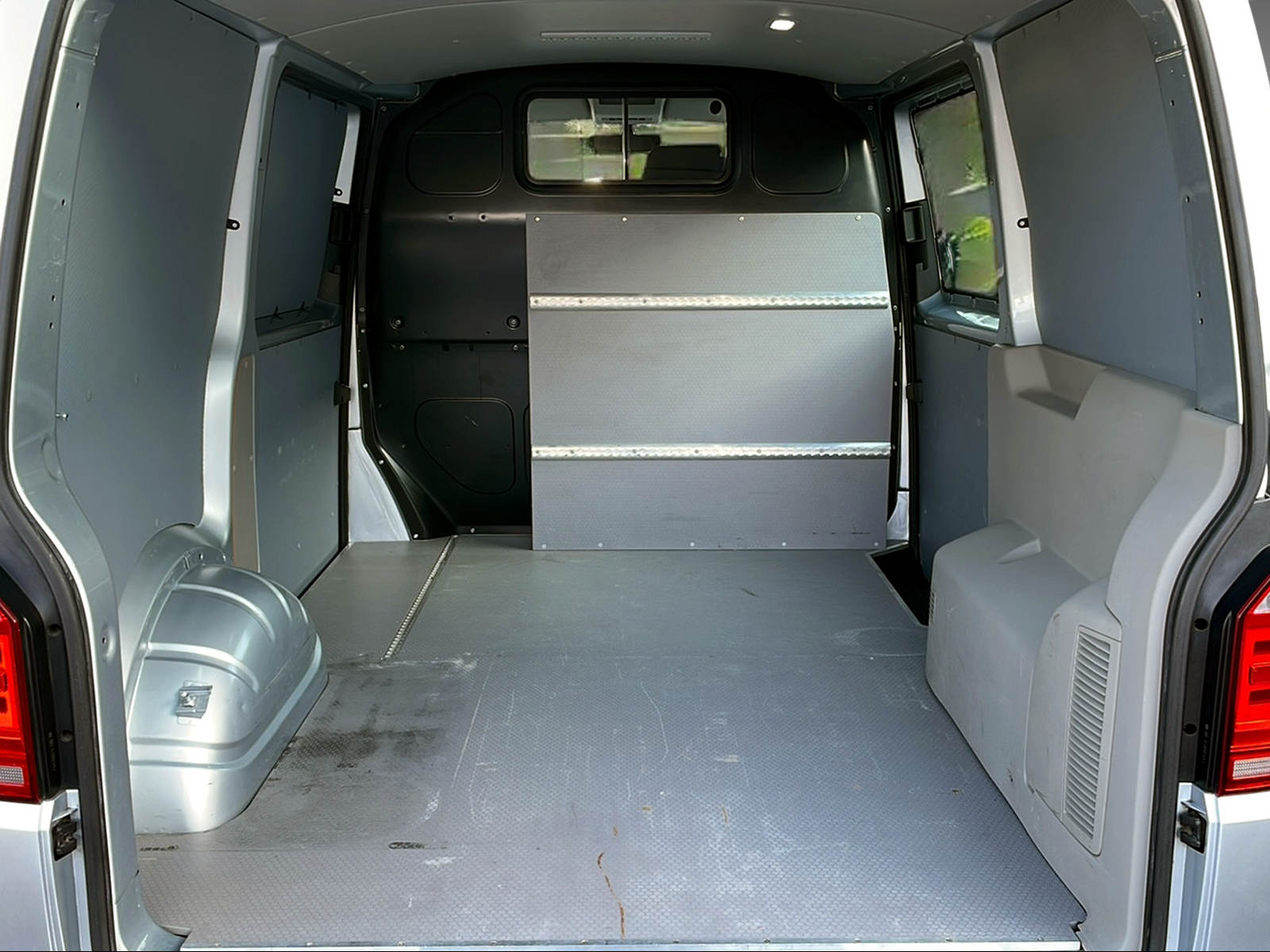 VW T6 Kaw. 3000 2.0 TDI 204 DSG 4motion-image-8