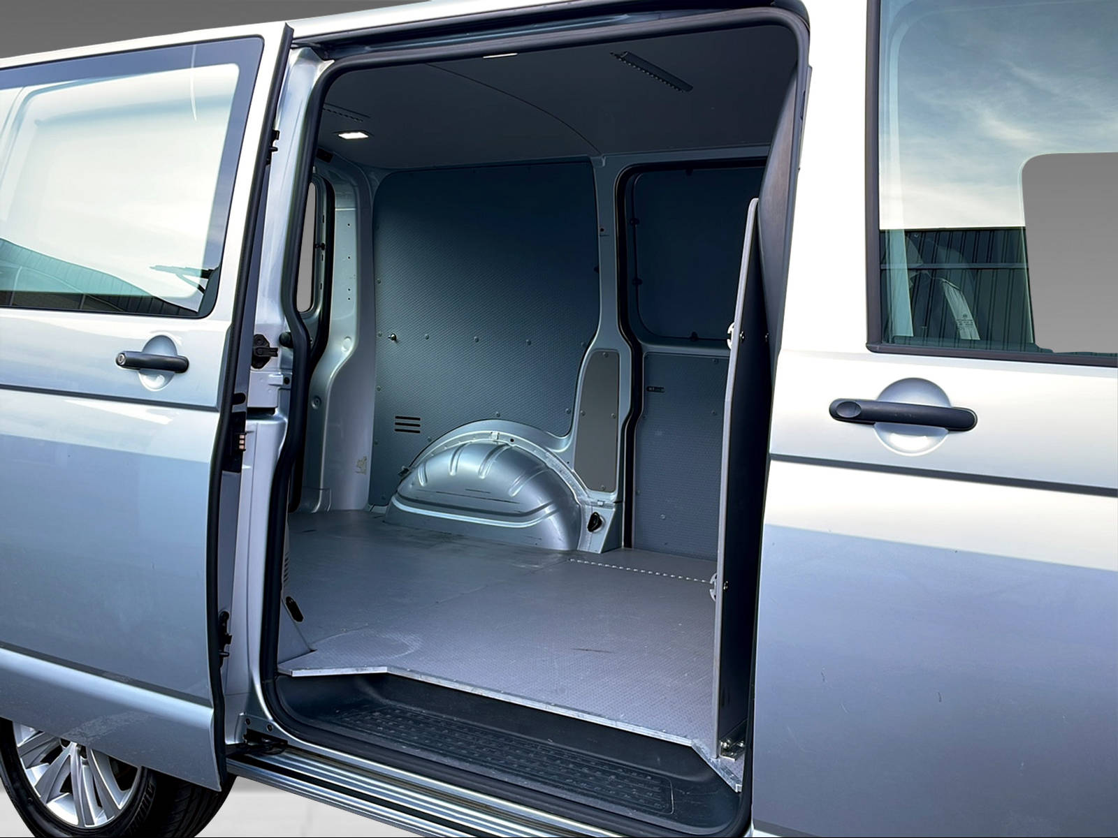 VW T6 Kaw. 3000 2.0 TDI 204 DSG 4motion-image-7