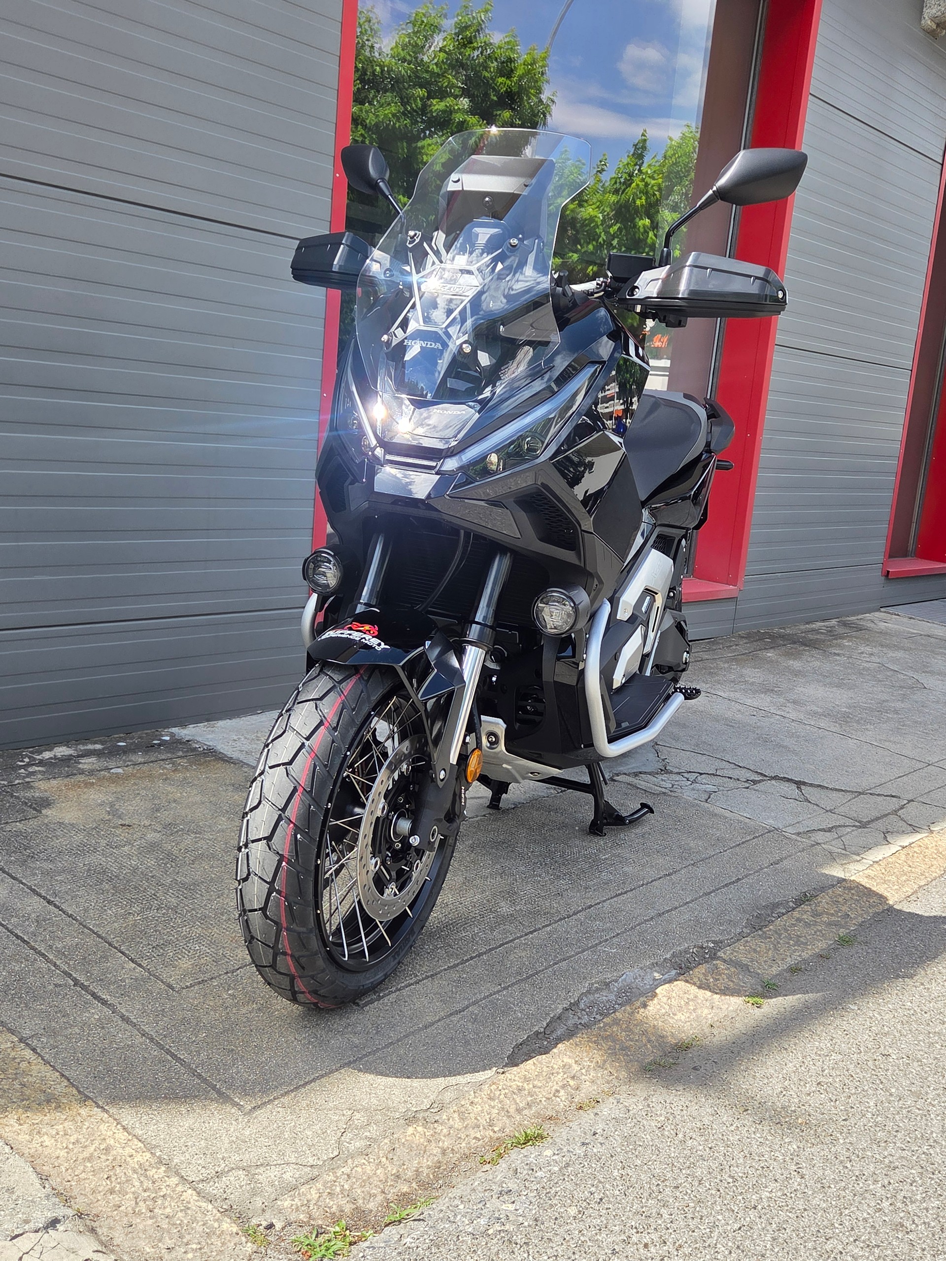 HONDA X-ADV 750-image-8