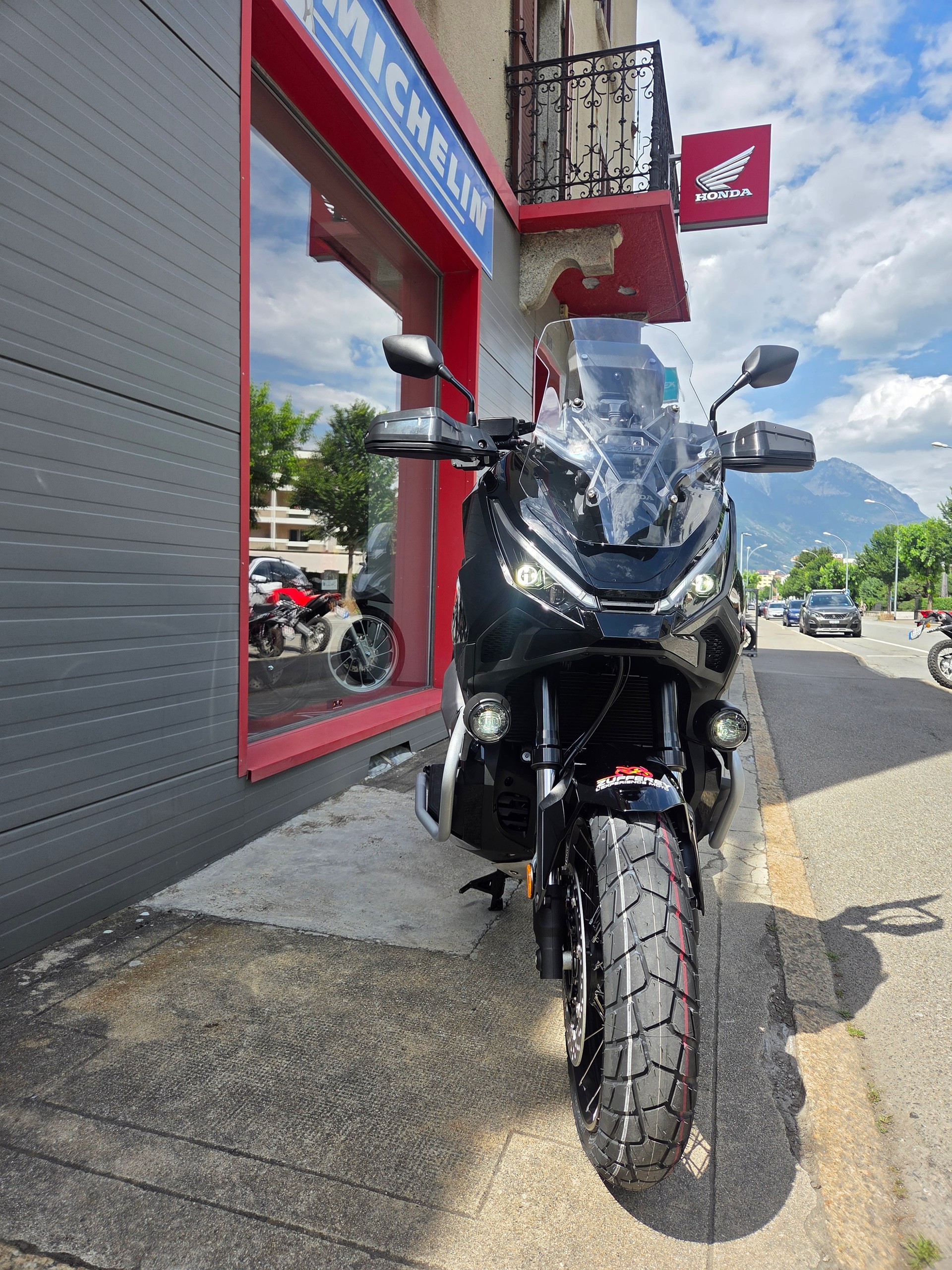 HONDA X-ADV 750-image-1