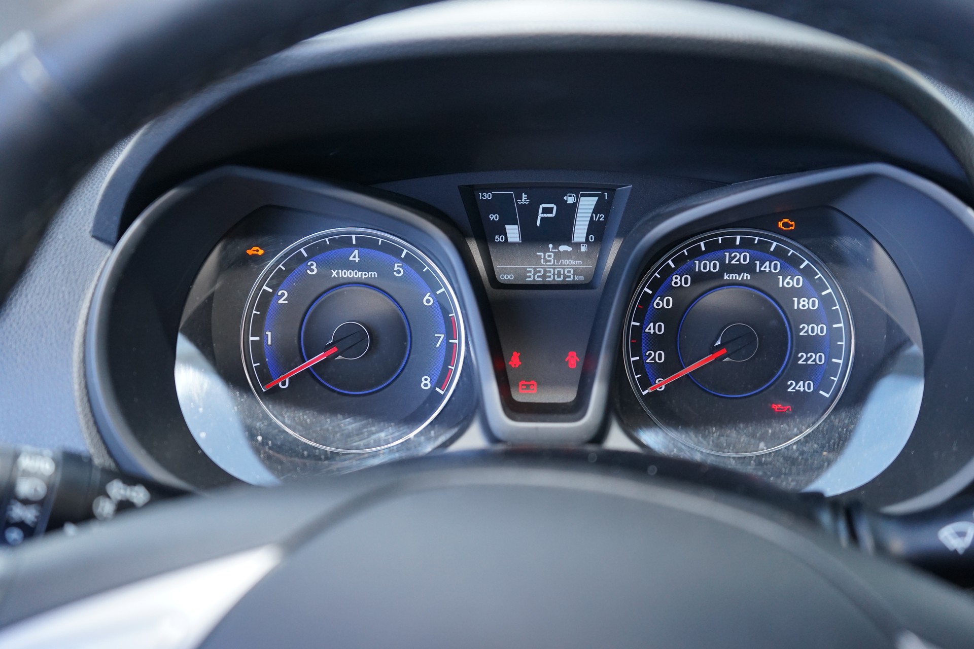 HYUNDAI iX20 1.6 Amplia Automatic-image-11