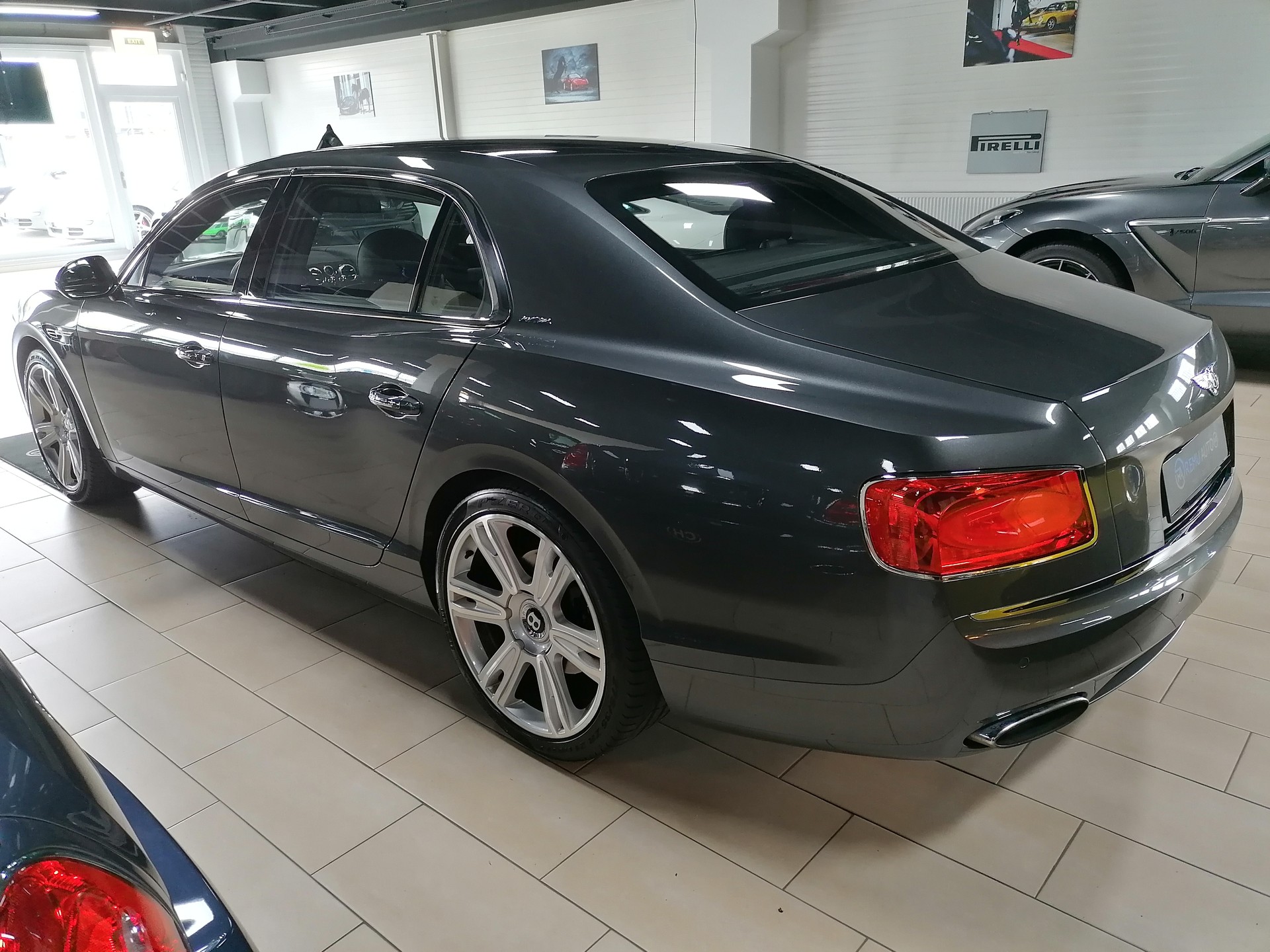 BENTLEY Flying Spur 6.0 V12 CH-Fahrzeug-image-5