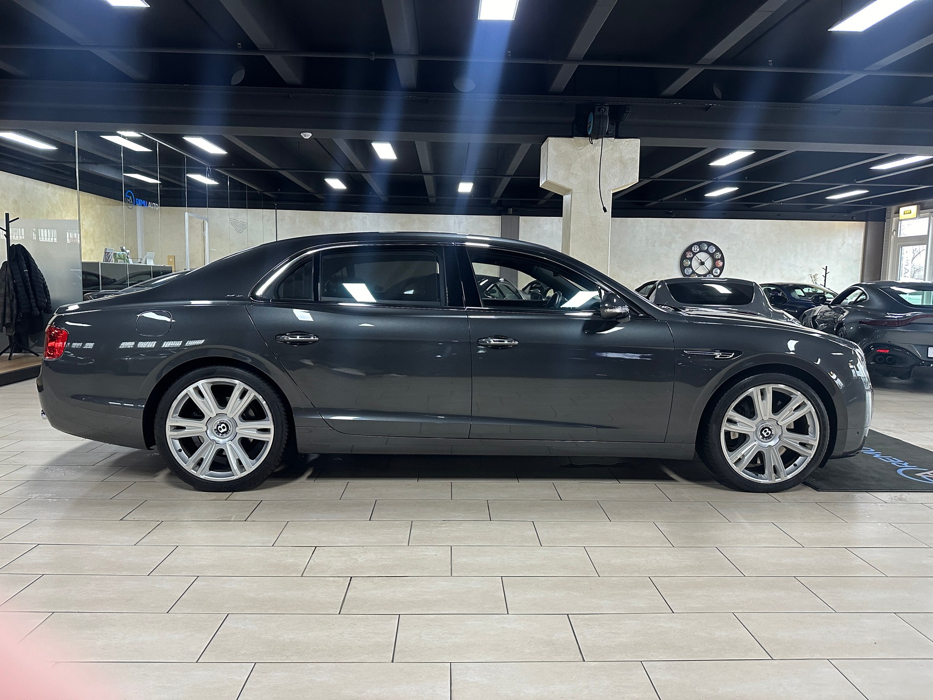 BENTLEY Flying Spur 6.0 V12 CH-Fahrzeug-image-8