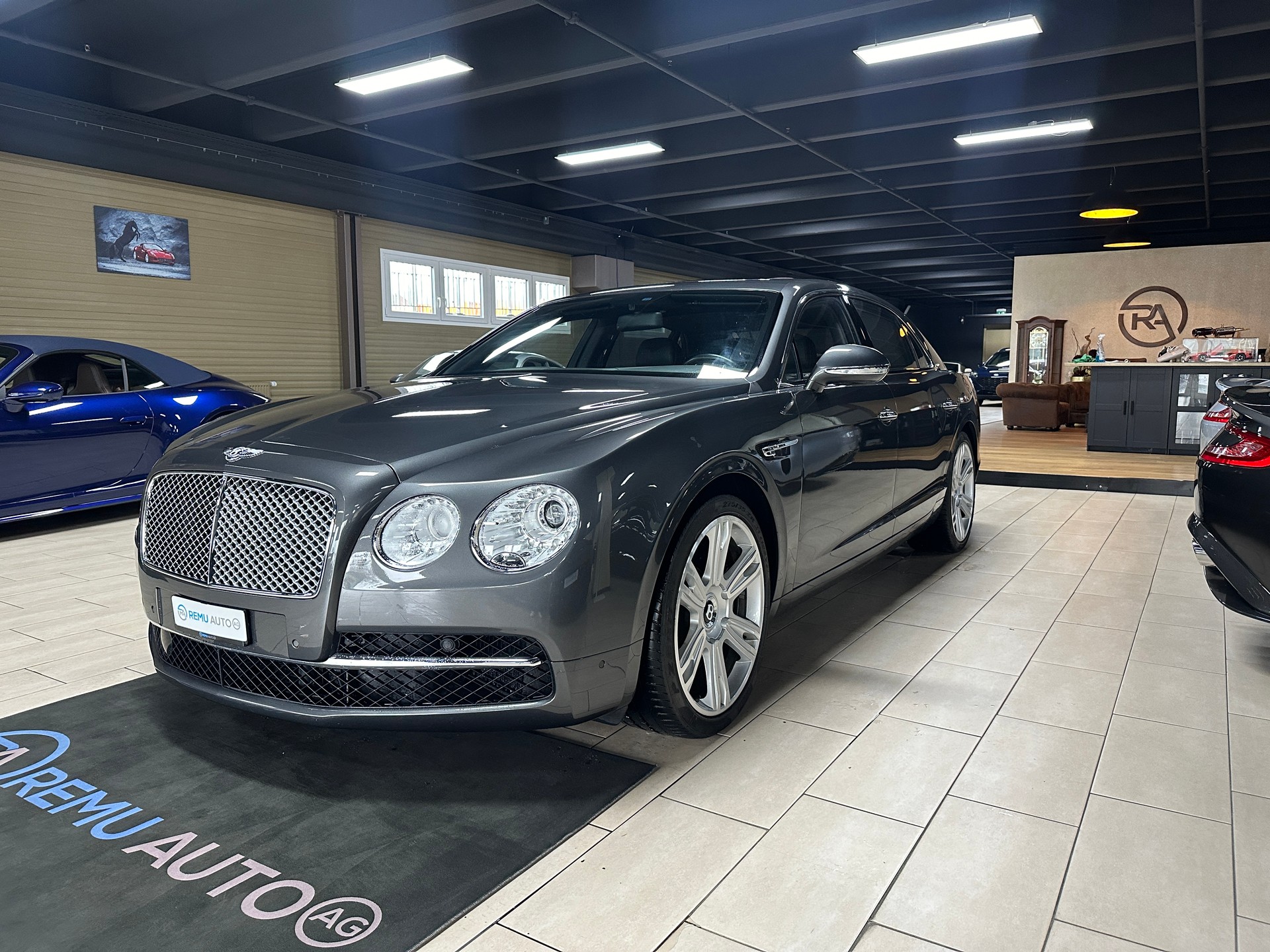 BENTLEY Flying Spur 6.0 V12 CH-Fahrzeug-showroom-element-2