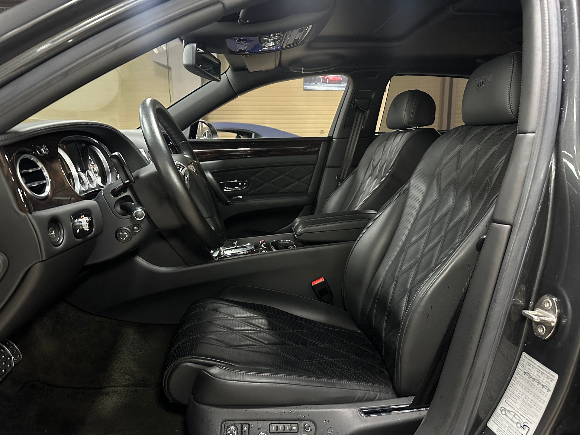 BENTLEY Flying Spur 6.0 V12 CH-Fahrzeug-image-10